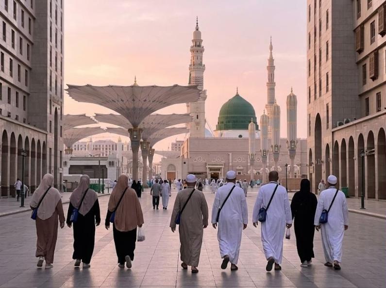 RotaNur 10-day economy Umrah tour to Makkah and Madinah