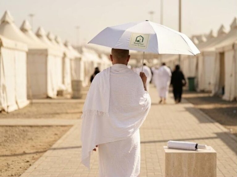 White UV-protective Hajj umbrella with silver inner lining, RotaNur